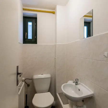 Ferienhaus Hill 32 By Interhome Cista (Hradec Kralove)